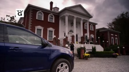 Загадочная гаражная распродажа: Смертельная комната (2015) Загадочная гаражная распродажа: Смертельная комната (2015)